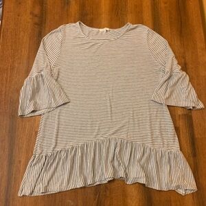 Anthropology Pleione stripe top XL gray white 3/4 flutter sleeves / hem peplum
